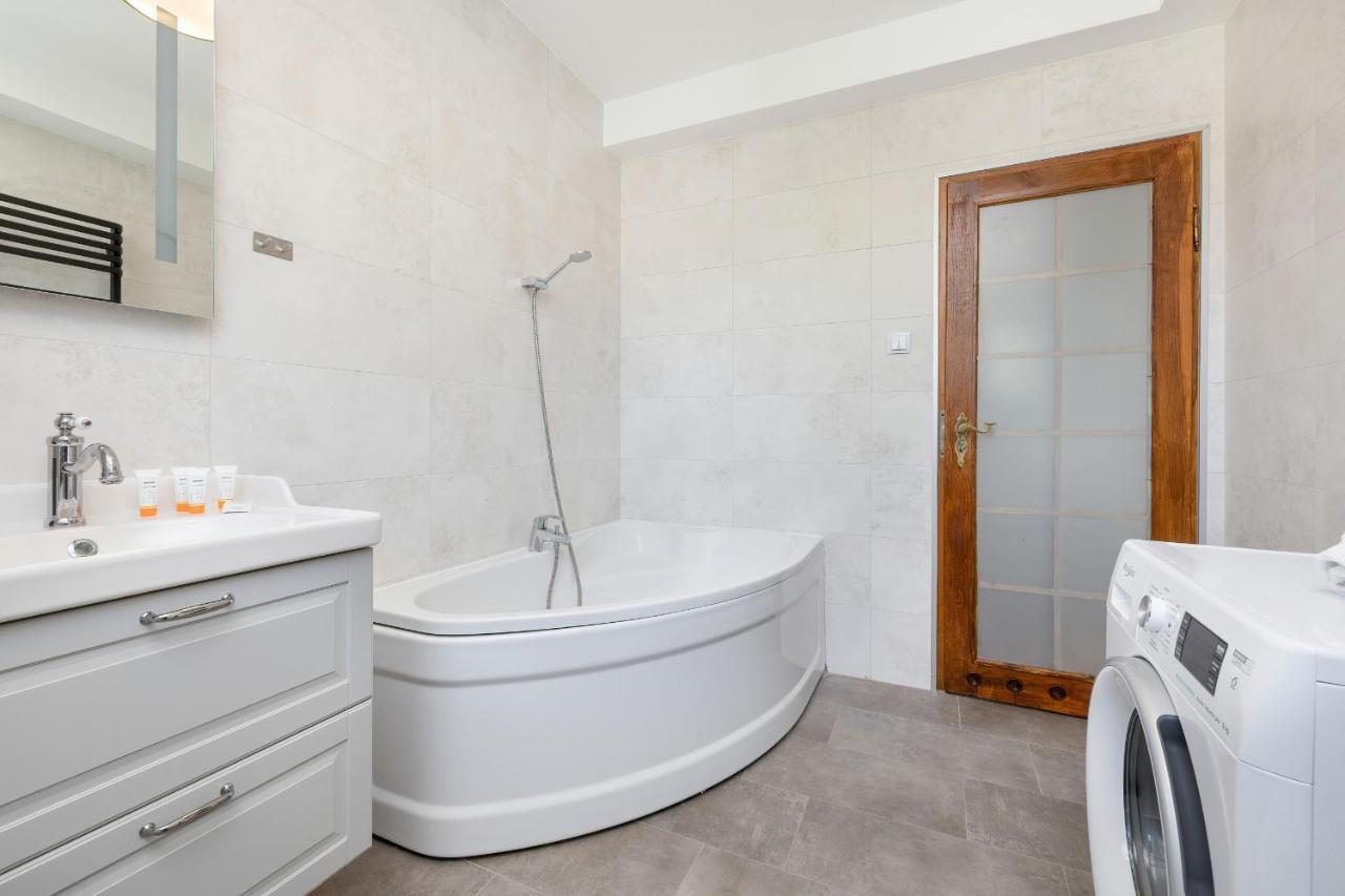Bright & Spacious Family Apartment In Miedzyzdroje With Parking And 3 Balconies By Noclegi Renters 외부 사진